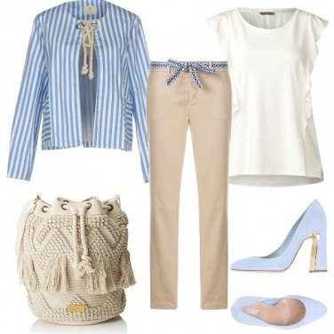 Outfit Azzurro polvere e dettagli in corda