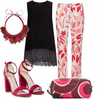 Outfit Magenta e fantasia