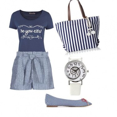 Outfit Righe bianche e blu