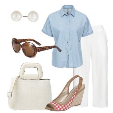 Outfit Pantalone capri e sandalo vicky