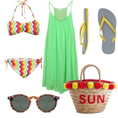 Outfit Colorata in spiaggia