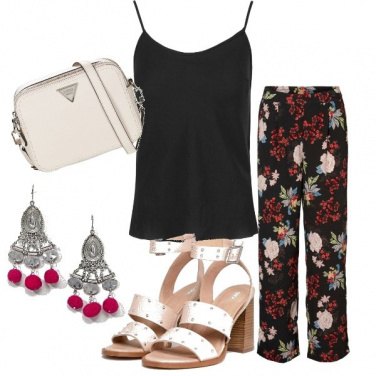 Outfit Etnico floreale