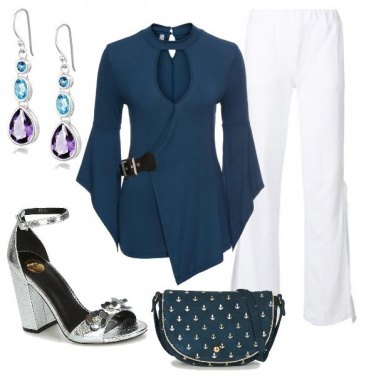 Outfit Eleganza in blu e bianco