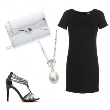 Outfit Tubino nero... un must versatile