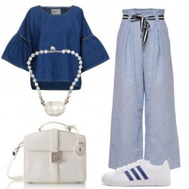 Outfit Ovunque con le sneakers