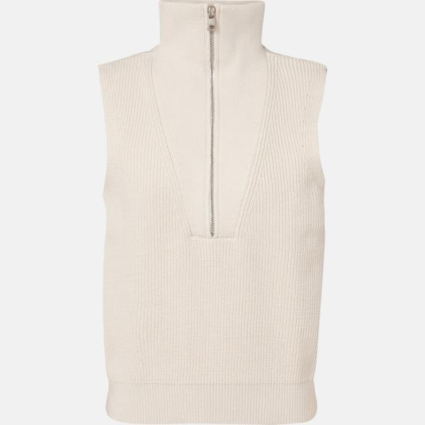 pulls Varley rose