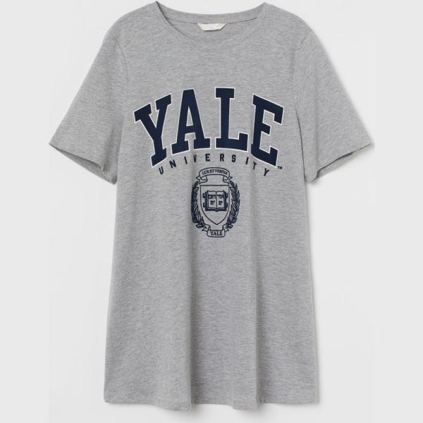t-shirt H & M grigio con stampe
