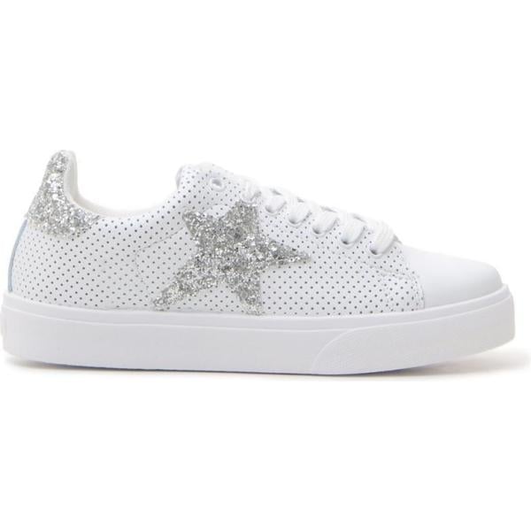 sneakers Cafe Cost
