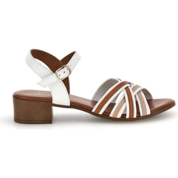 sandali in pelle Pittarello Look bianco