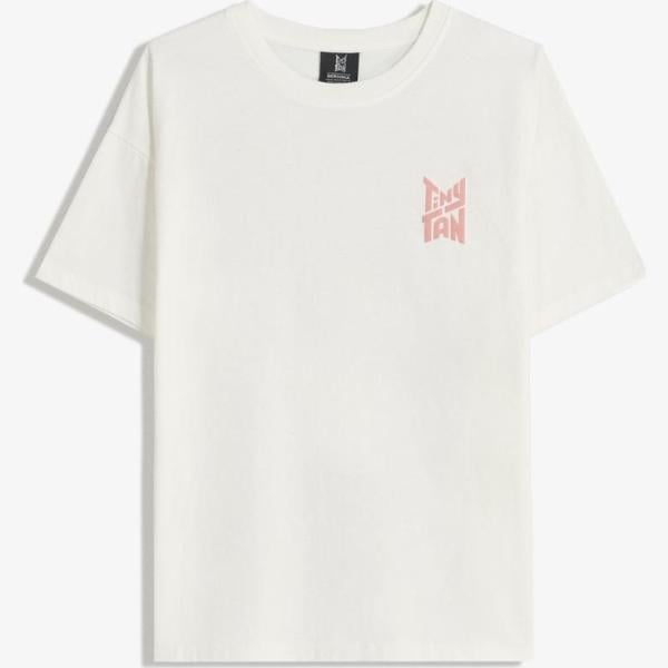 camiseta Bershka blanco con diseños