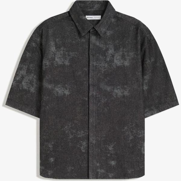 camisas de manga corta Bershka gris con diseños