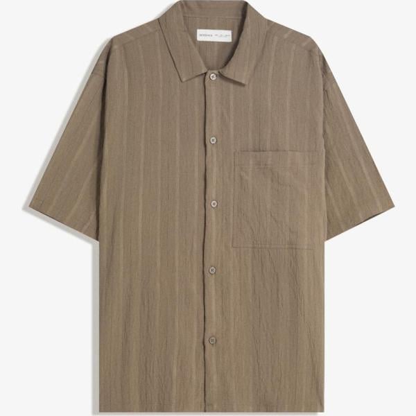 camisas de manga corta Bershka marrón de rayas
