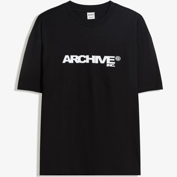 camiseta Bershka negro con diseños