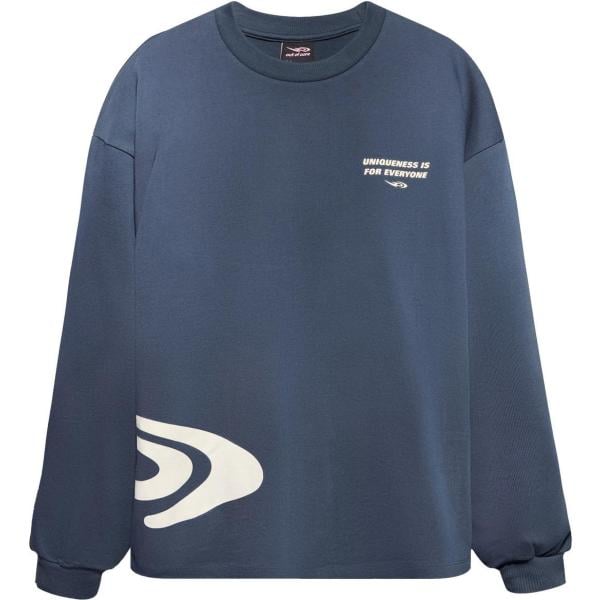 camiseta Bershka azul con diseños