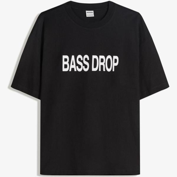 camiseta Bershka negro con diseños