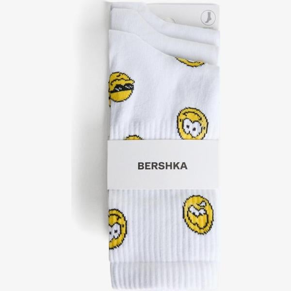 calcetines Bershka blanco con diseños