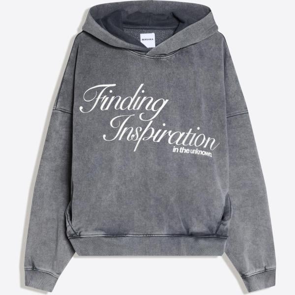 sudaderas con capucha Bershka gris con diseños