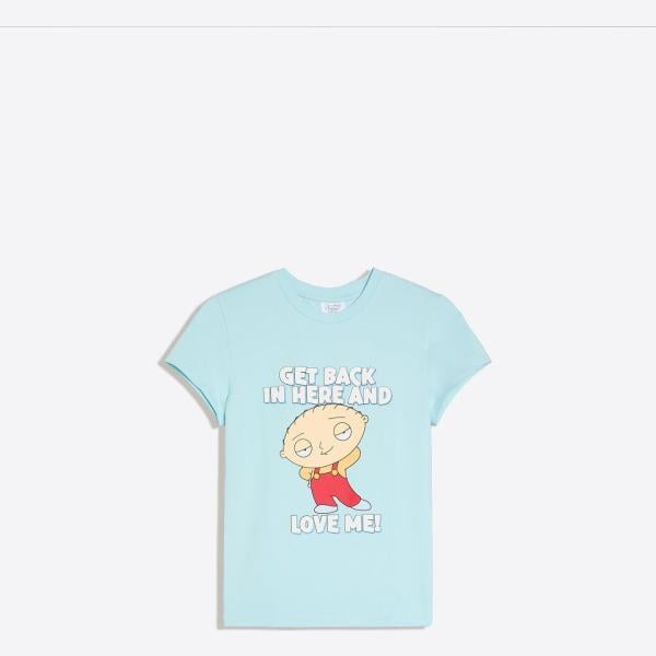 camiseta Bershka azul con diseños