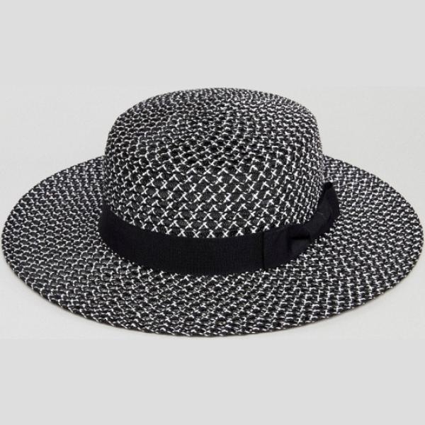 Cappello con fiocco bianco e nero Asos Design