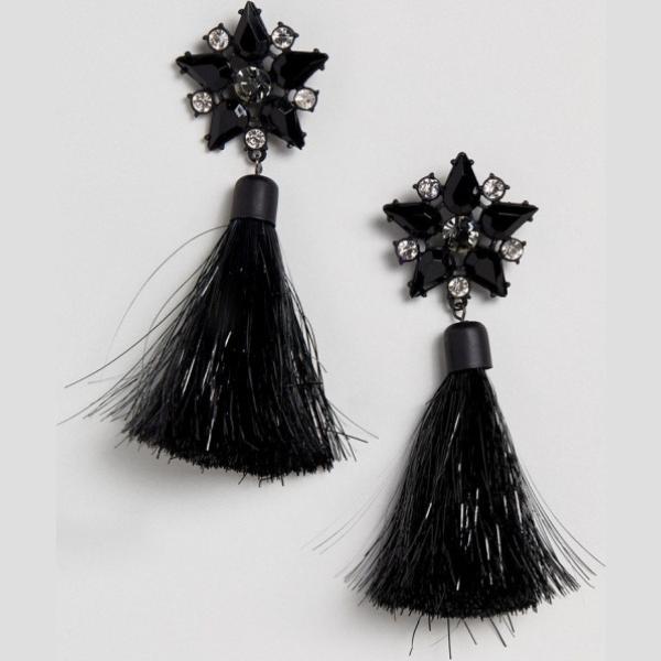 Orecchini pendenti con strass farfalla con nappine nero Asos Design
