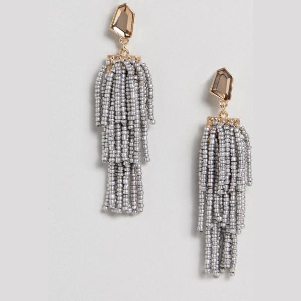 Orecchini pendenti farfalla con perline e nappine oro Asos Design