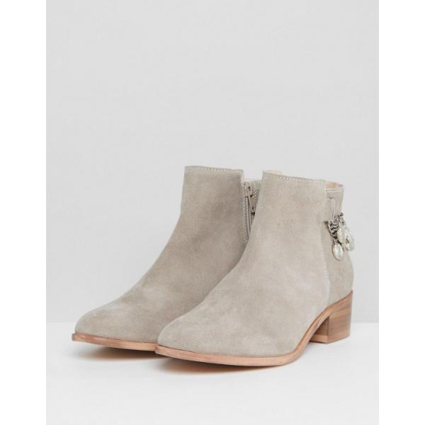 Stivaletti effetto scamosciato Asos Design