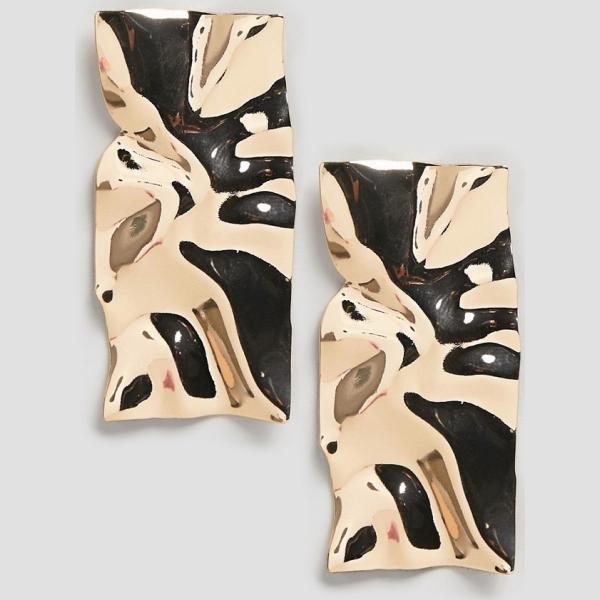Orecchini farfalla effetto martellato con punta quadrata in denim oro Weekday