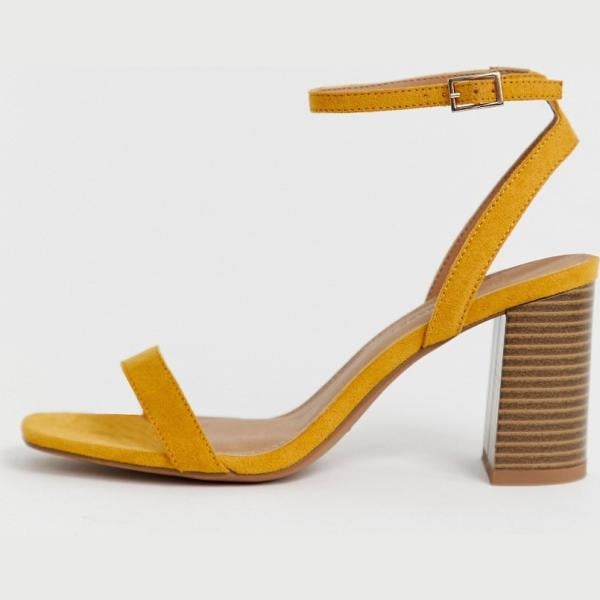 Sandali petite con tacco largo collo aperto senape e nudo Asos Design