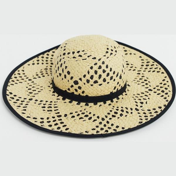 Cappello contrasto carne Miss Selfridge