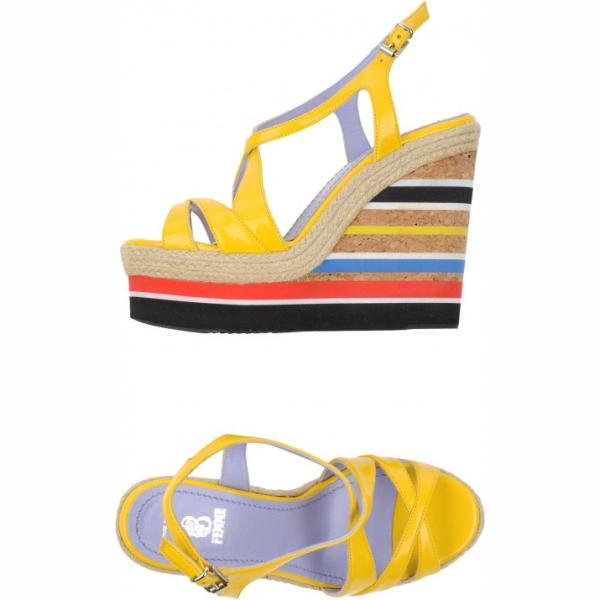 Espadrillas con zeppe effetto vernice con fibbia e punta tonda in pelle sintetica tinta unita Femme tinta unita