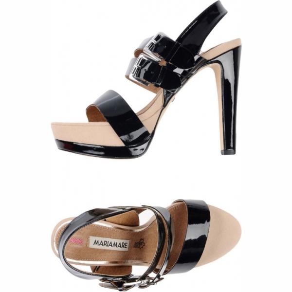 Sandali effetto vernice con tacco squadrato e fibbia con punta tonda in pelle sintetica tinta unita Maria Mare tinta unita