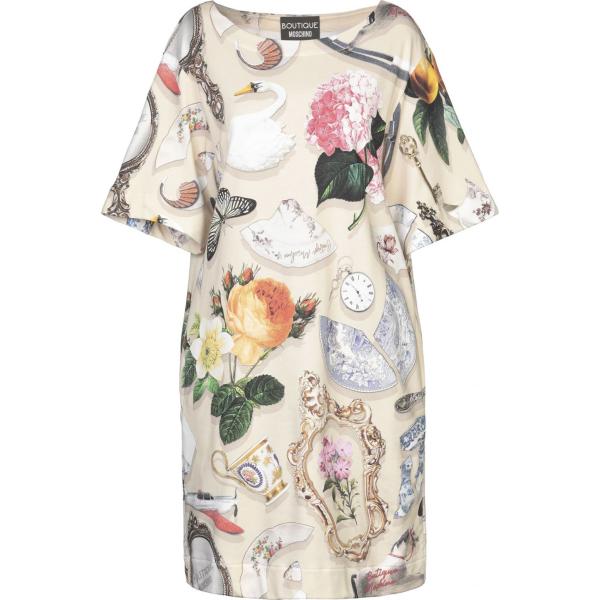 vestiti corti Boutique Moschino