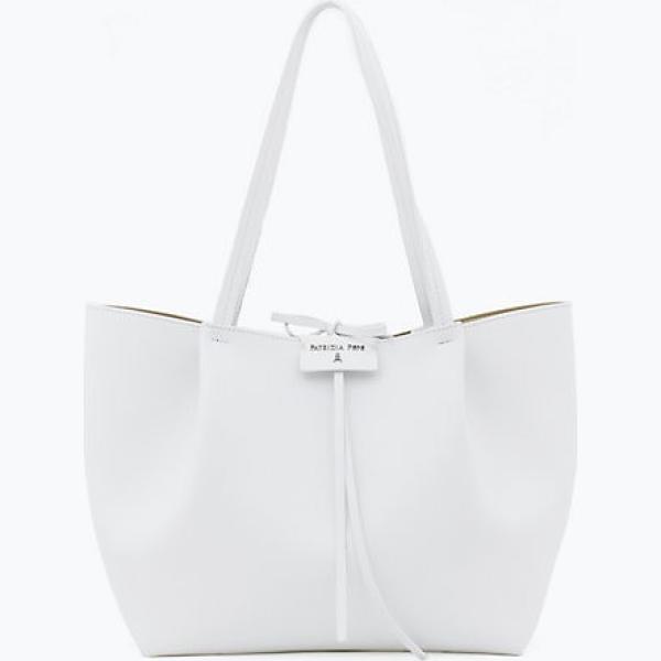 Pochette in pelle martellata con zip Patrizia Pepe