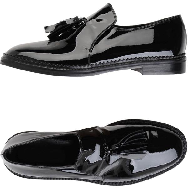 Mocassini effetto vernice con punta tonda in pelle con nappine 8 by YOOX