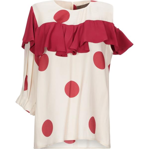 camiseta Space Simona Corsellini rojo con diseños
