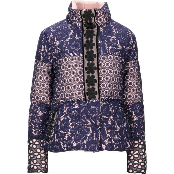 plumíferos Boutique Moschino violeta con diseños