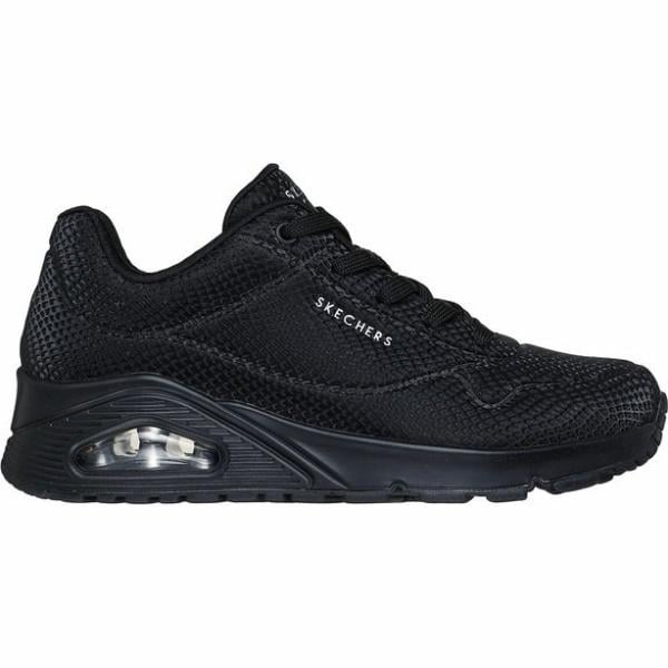 sneakers Skechers negro con diseños