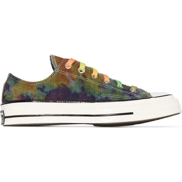 sneakers Converse violeta con diseños