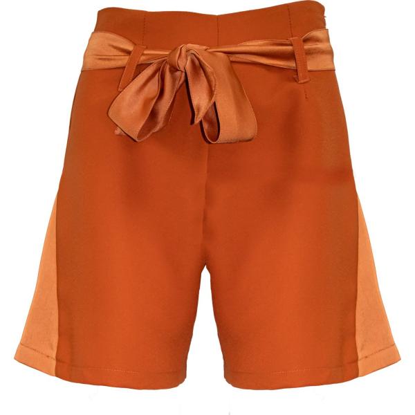 Pantaloni corti da donna in arancione con cintura in poliestere Zina |  Bantoa